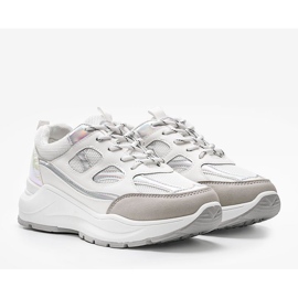 Tênis branco em sola Aliza grossa 1