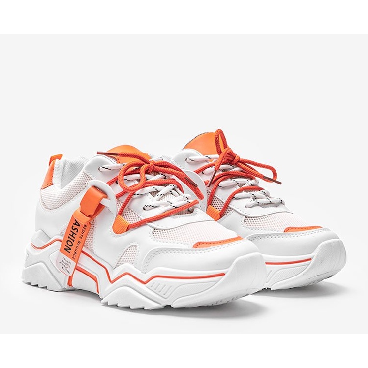 Tênis esportivos brancos do Quênia 1