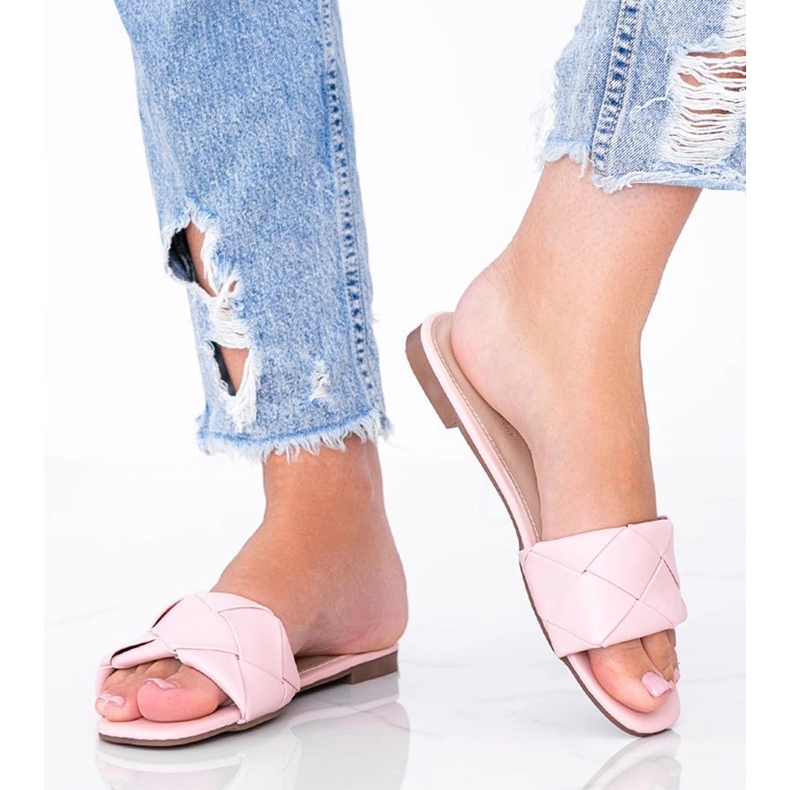 Chinelos rosa com parte superior trançada de Iren 1