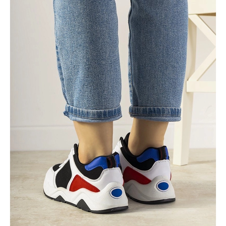 BM Tênis preto e branco com inserções de treino coloridas 1