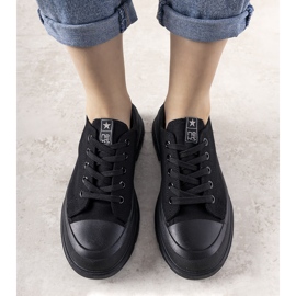 Tênis preto com sola Beat espessa 1