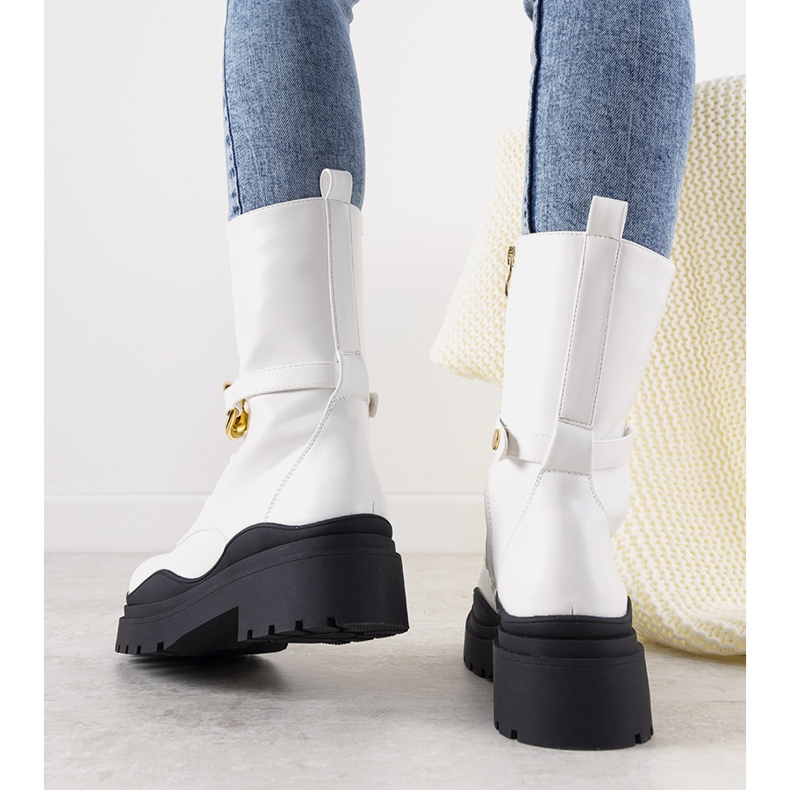 Botas brancas com corrente da Rock It branco 2