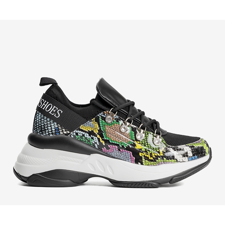 Tênis preto na sola alta de Lissa 1