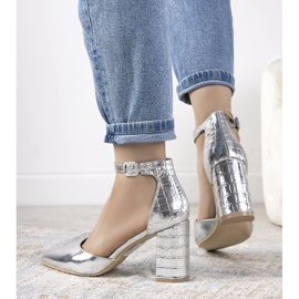 Bombas de prata no posto de Ayers 2