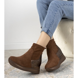 Tênis marrom com uma inserção de pele de cobra Garibay 1