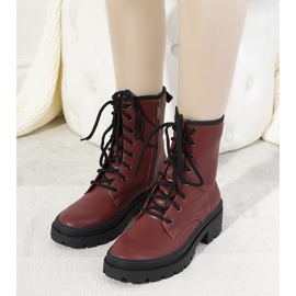 Botas isoladas em sola Dena grossa marrom 1