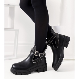 Botas pretas na plataforma Huff preto 1