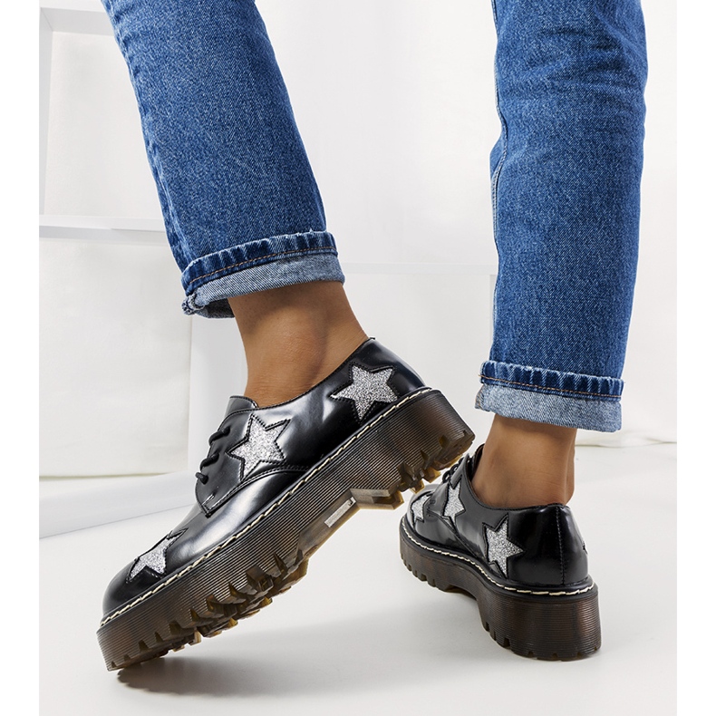 Sapatos pretos com estrelas Starl 2