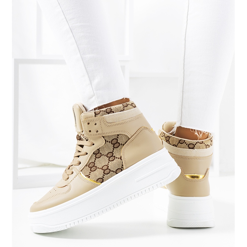 Tênis bege na plataforma Dennis 1