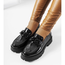 Mocassins pretos envernizados com sola grossa Dominick 1