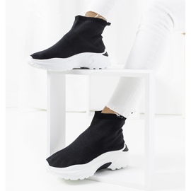 Tênis preto de cano alto 1