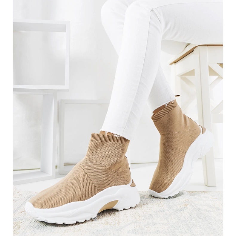 Tênis de cano alto marrom 1