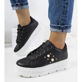 Tênis preto na plataforma Ileana 1