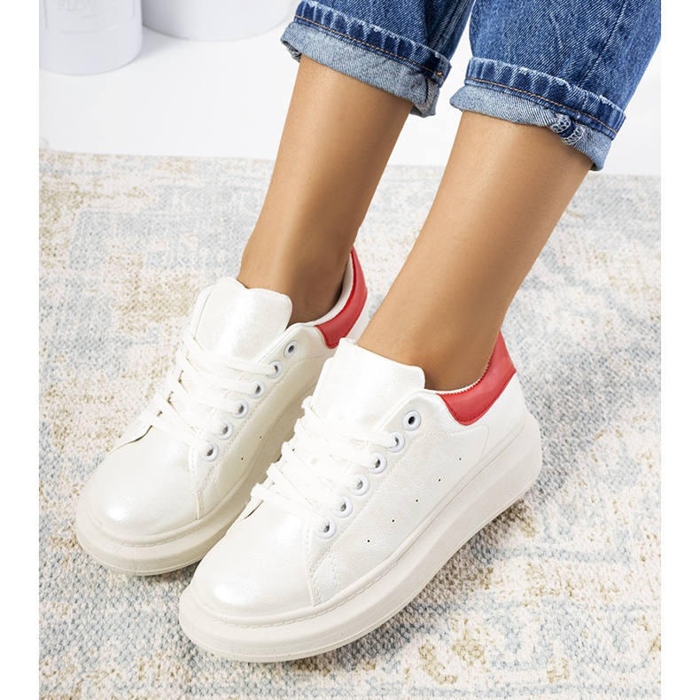 Tênis feminino branco perolado Neera vermelho 1
