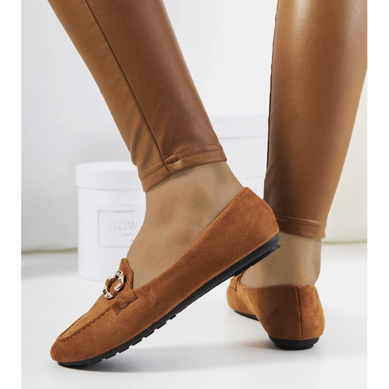 Mocassins femininos marrons da Leila castanho 1