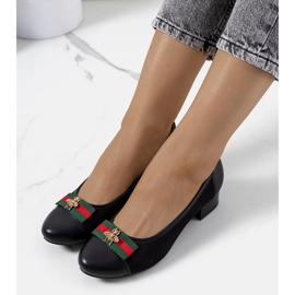 Bombas Seema pretas a céu aberto preto 1