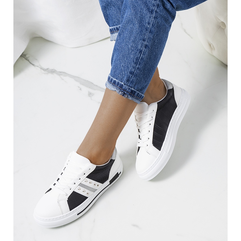 Tênis preto com tachas Luus branco prata 1 Tênis preto com tachas Luus branco prata 1