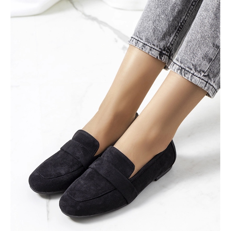 Os sapatos femininos pretos da Hanna 1