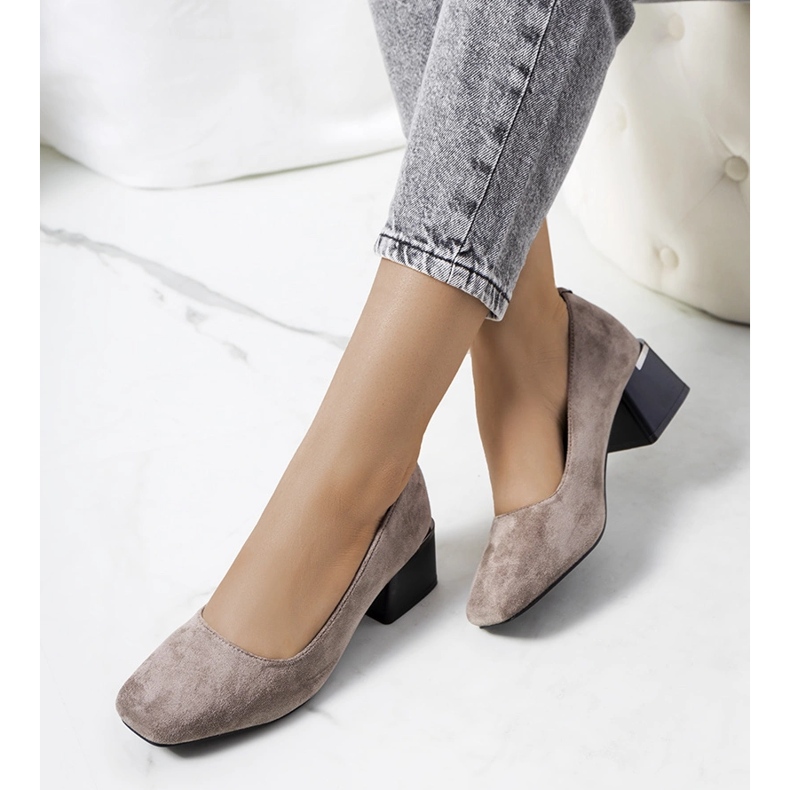 Bombas cinza no post Bloor 1