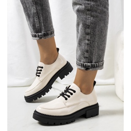 Brogues bege com sola de trator Noralie 1 Brogues bege com sola de trator Noralie 1