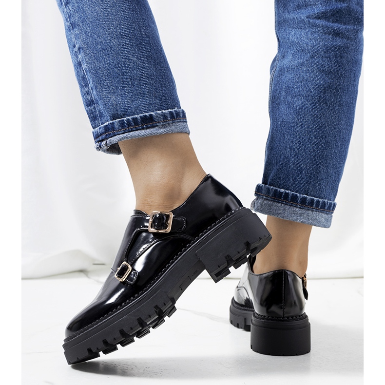 Sapatos Valks lacados a preto 1