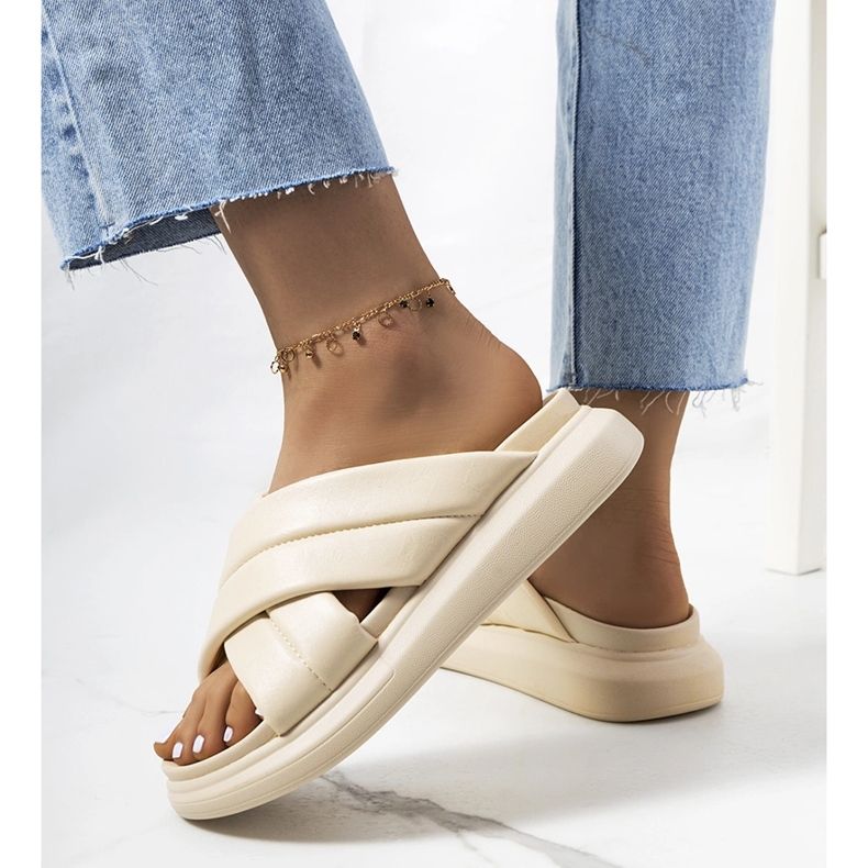 Chinelos bege na plataforma Allport 1 Chinelos bege na plataforma Allport 1