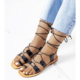 Sandália Albertis lacada preta preto 1