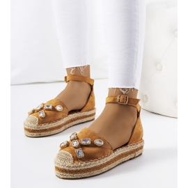 Alpercatas marrons com zircônias cúbicas Taimi castanho 1