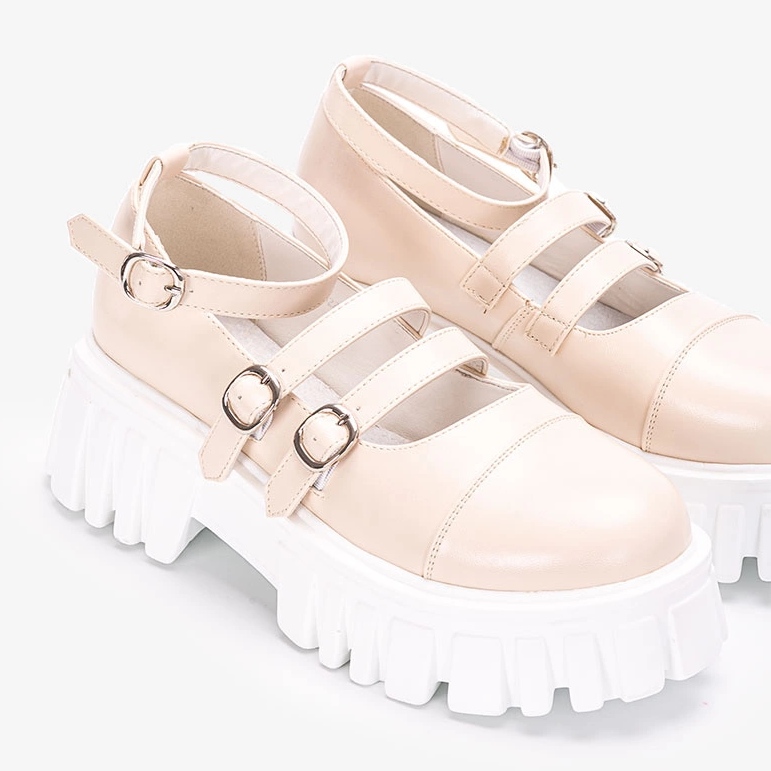 Sapatos bege com sola de trator por Jonell 1