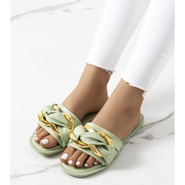 Chinelos verdes com corrente Tahan 1 Chinelos verdes com corrente Tahan 1