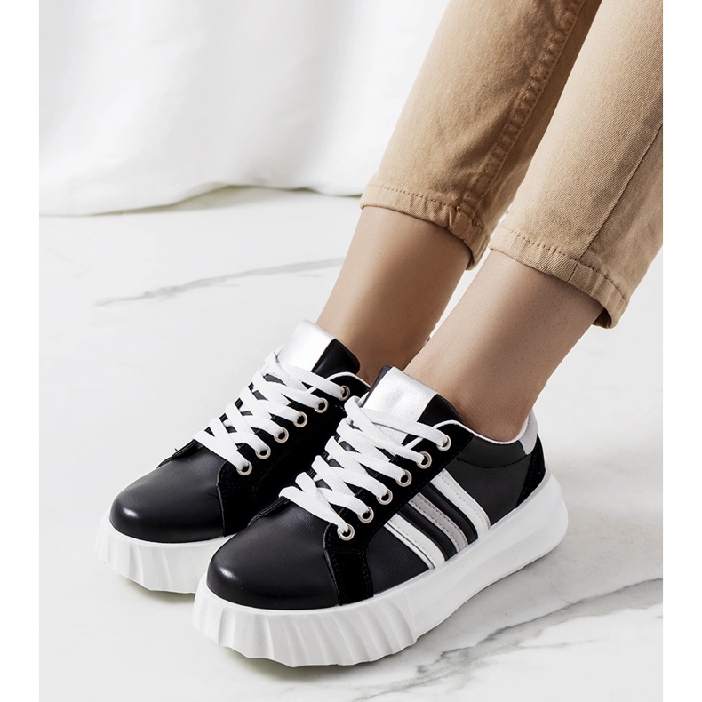 Tênis preto na plataforma Prinsep 1