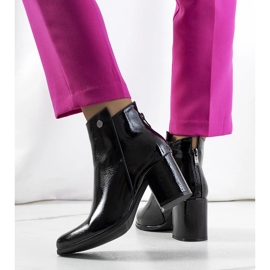 Bota Goldcrest preta de couro envernizado preto 1