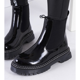 Bota Chelsea com verniz preto Vido 1