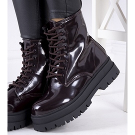Botas Prince com laca marrom vermelho 1