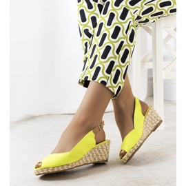 Sandália de cunha Gonca verde 2