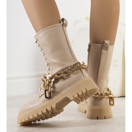 Botas bege com corrente Curiti 1