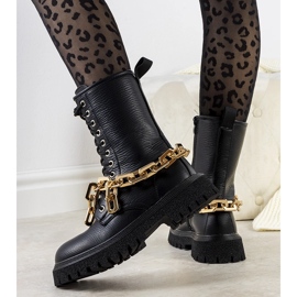 Botas pretas com corrente Curiti preto 1