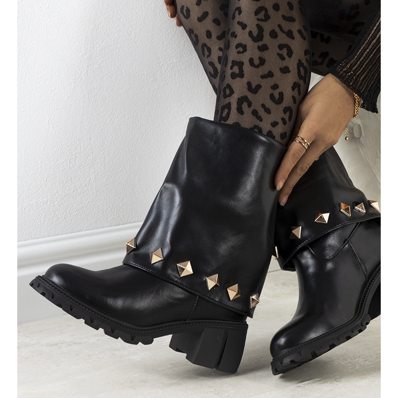 BM Botas pretas com tachas Rezen preto 1 BM Botas pretas com tachas Rezen preto 1