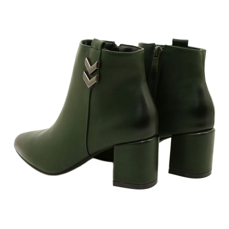 M.Daszyński Botas com zíper verde isolado 3 M.Daszyński Botas com zíper verde isolado 3