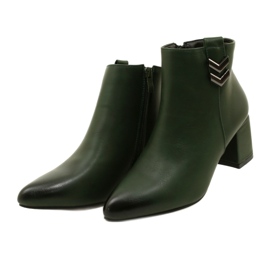 M.Daszyński Botas com zíper verde isolado 2 M.Daszyński Botas com zíper verde isolado 2