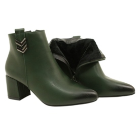 M.Daszyński Botas com zíper verde isolado 4 M.Daszyński Botas com zíper verde isolado 4
