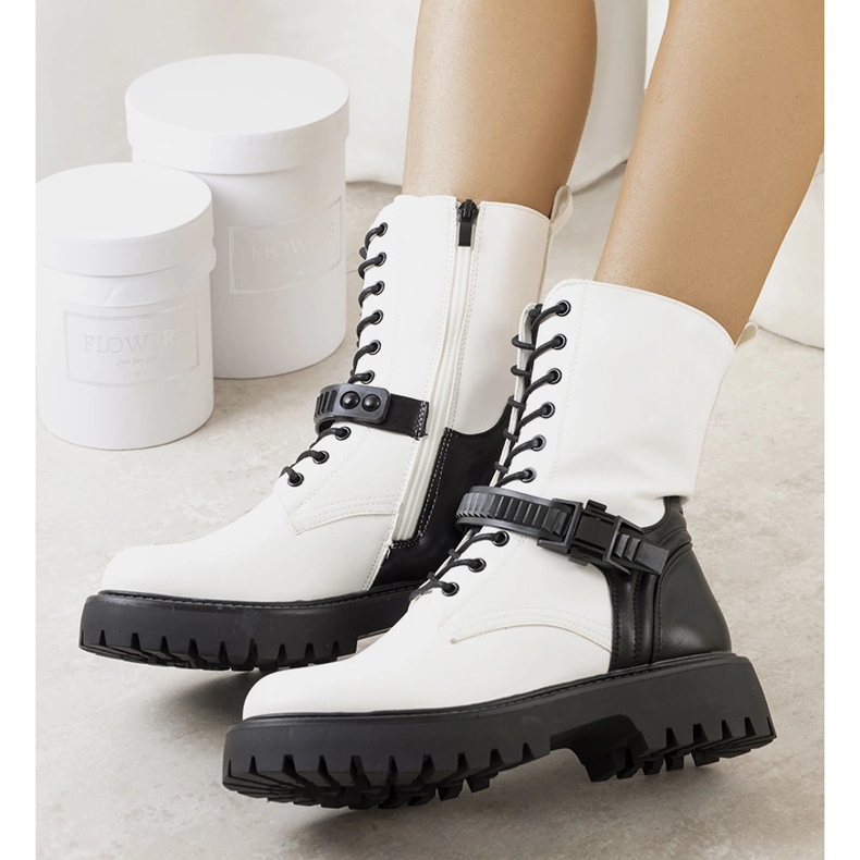 As malas brancas de Livenza preto 1