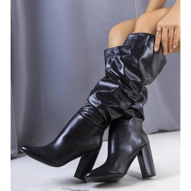 Botas pretas da Barbi preto 1