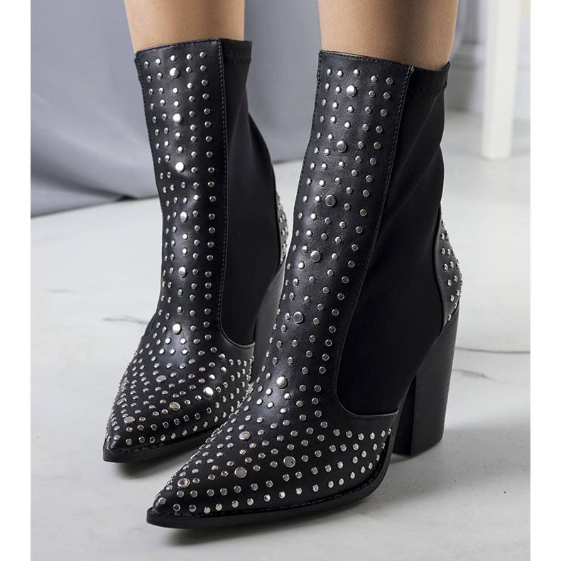 PA1 Botas pretas decoradas com tachas Orazi preto 1