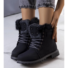 Botas isoladas pretas com pelo, Rosmina preto 1