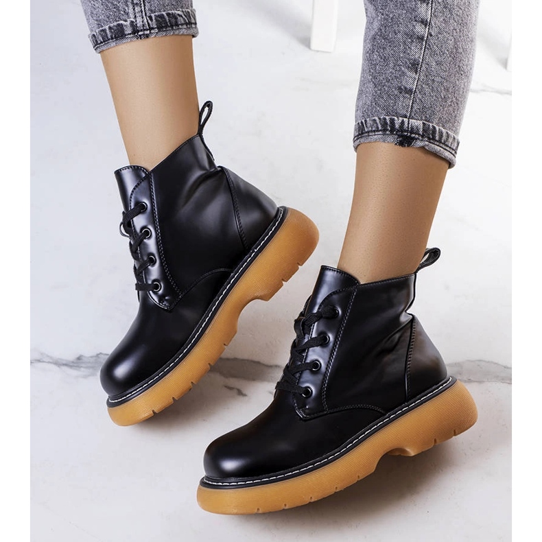 Botas com isolamento preto Lutero 1