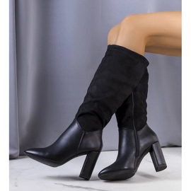 Botas quentes pretas no poste Delfor preto 1