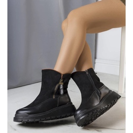 Botas isoladas pretas na plataforma Niklas preto 1