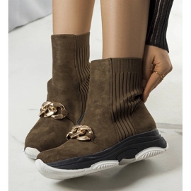 Botins isolantes verdes com corrente Ulster 1