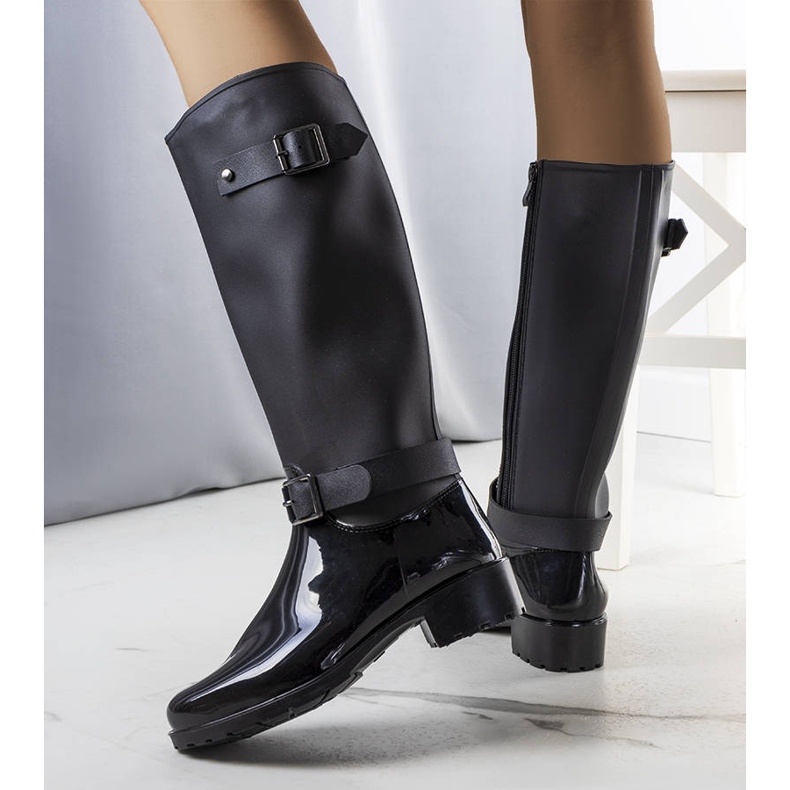 Bota cano alto preto Lahti 1